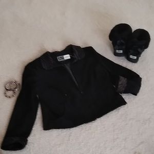 black zip up jacket